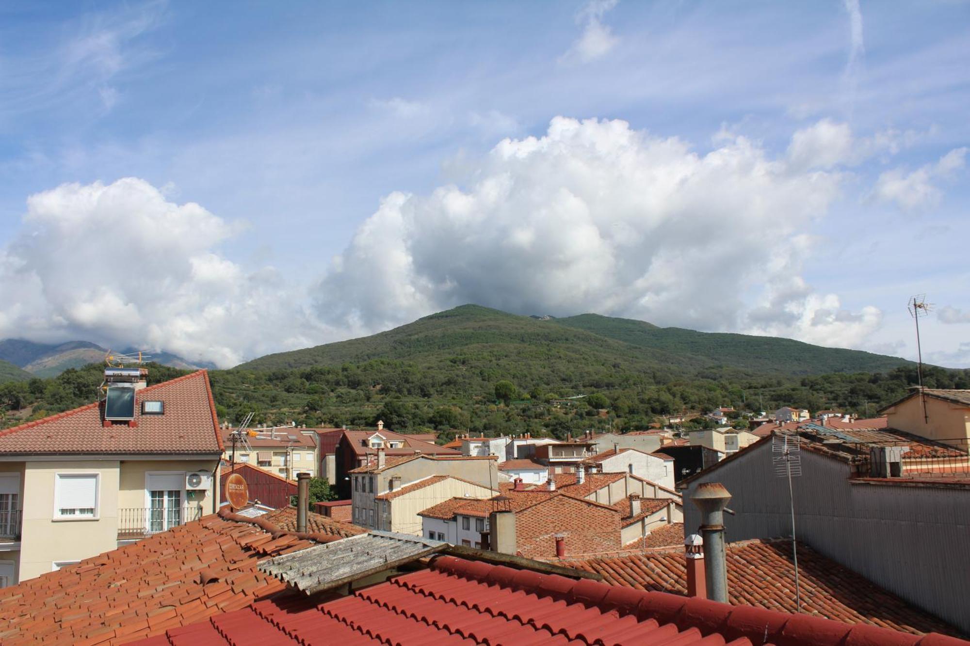 Apartmán Atico Aires De Gredos Candeleda Exteriér fotografie